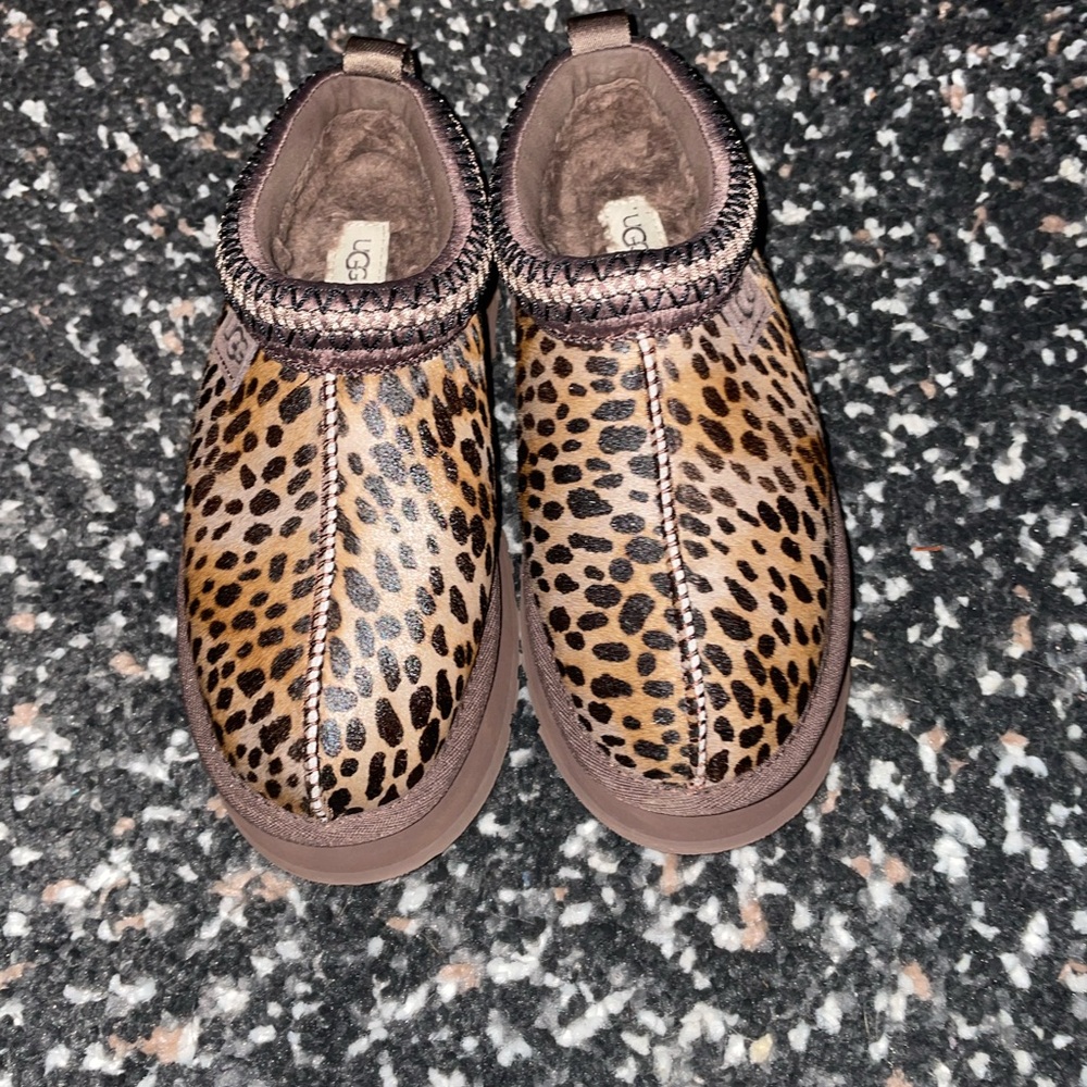 Ugg Platform Tazz Caspian Leopard Print - image 1